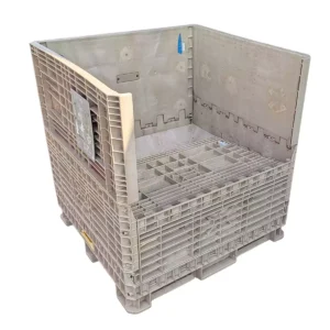Pallet Box with Hopper bottom for dosed discgarge. In USED but very good condition.